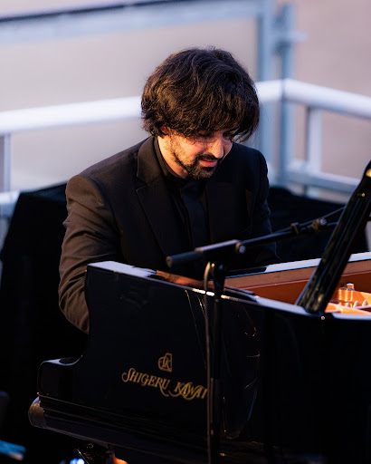 Jorge Gonzalez Buajasan - Concentration