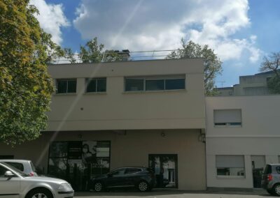C.A.J. Vivre Parmi Les Autres